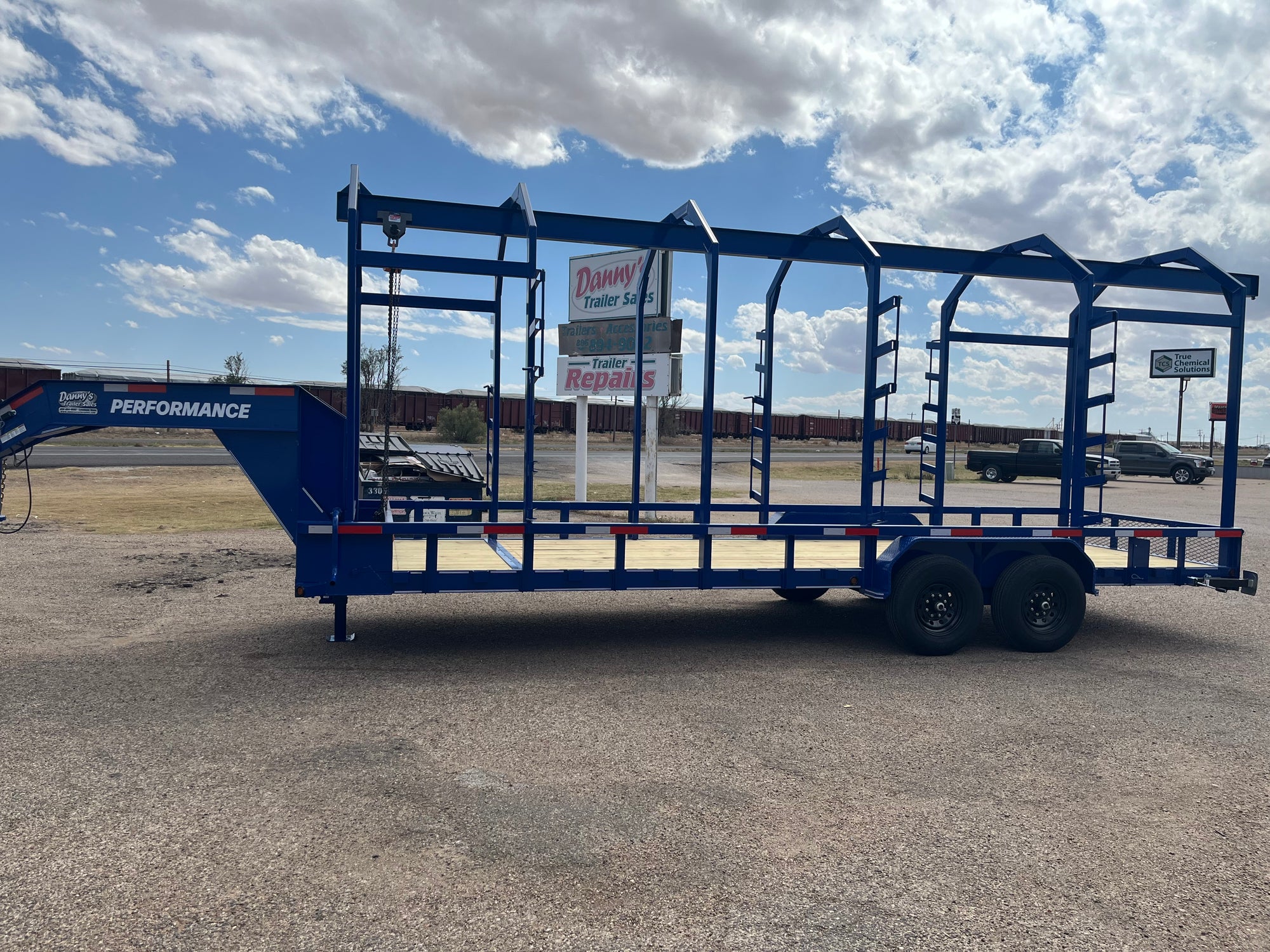 MONORAIL TRAILER